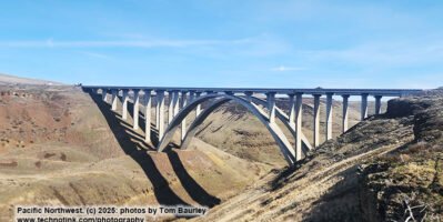 Fred G Redmon Memorial Bridge / Selah Cliffs
